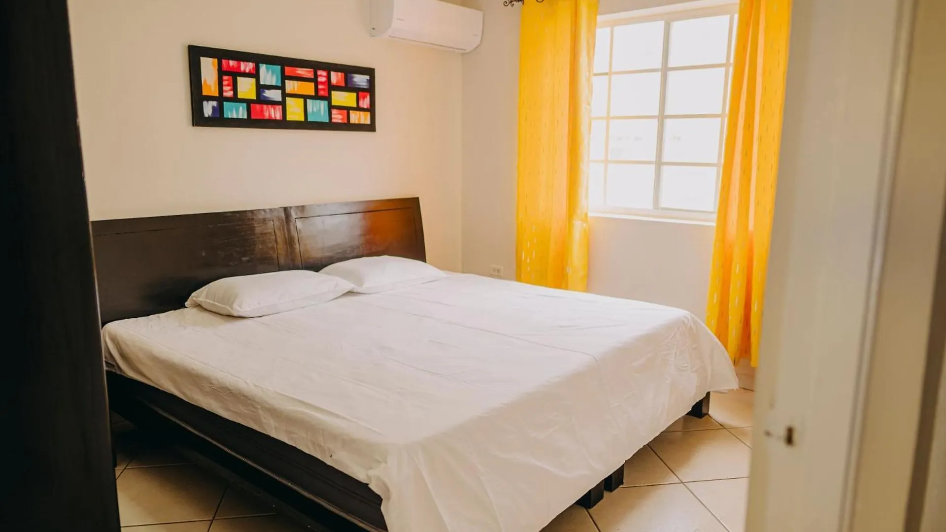 Wonderful 1-Bedroom Apartment 3 Km From Eagle Beach Noord